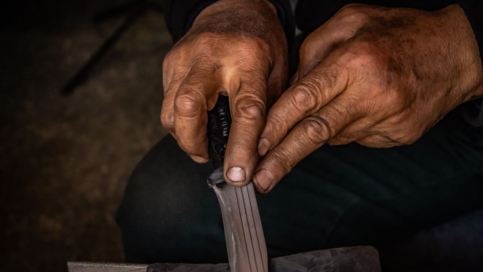 A sharp knife at the truck means nothing by the hindquarters
