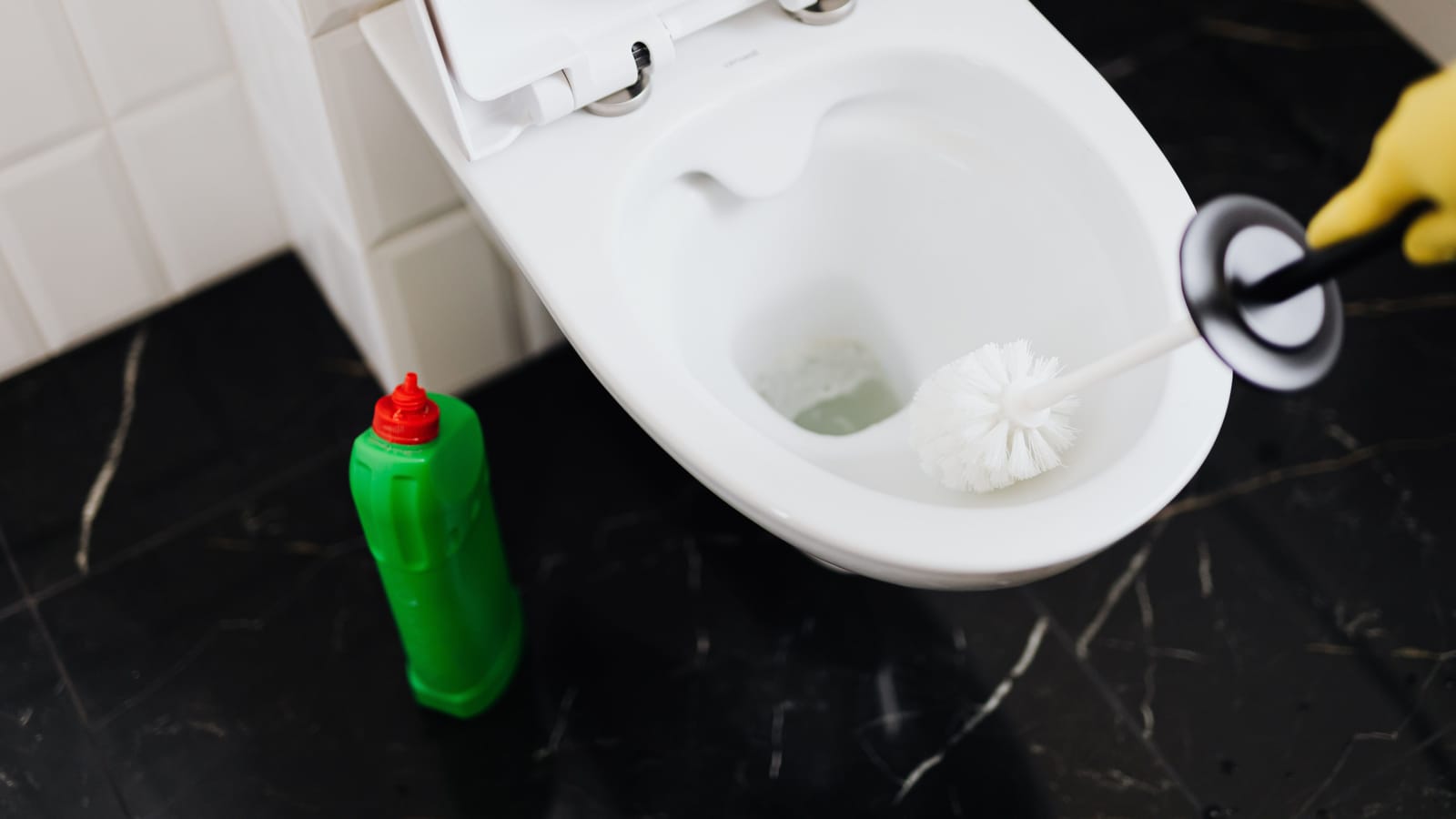 Unclog a toilet the right way, plunger first