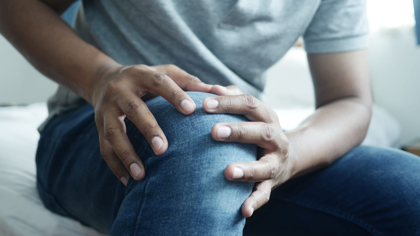 Why Your Knees and Heels Hurt When You're Still Growing