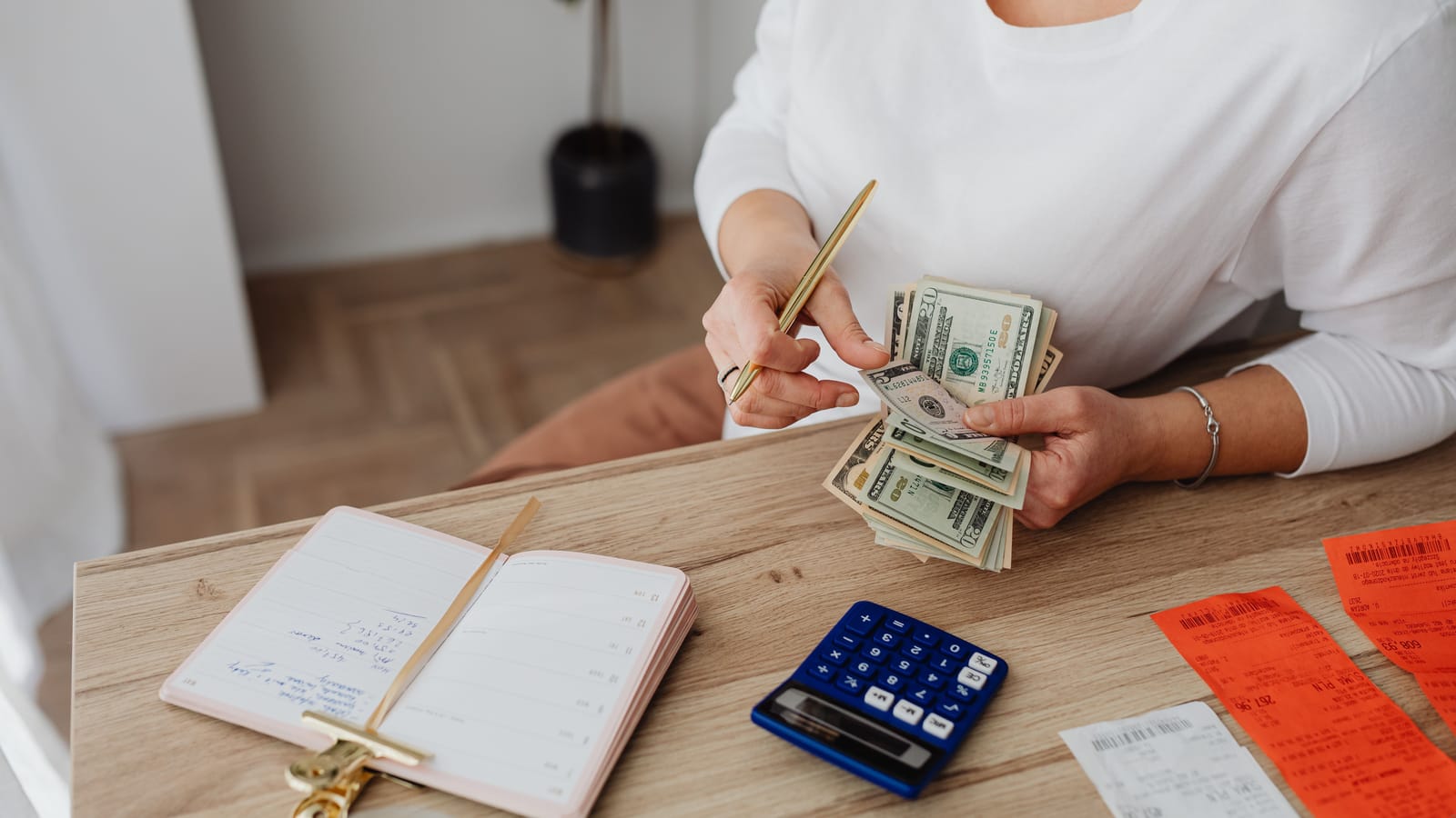 Your paycheck runs out in the first 72 hours, not on Friday